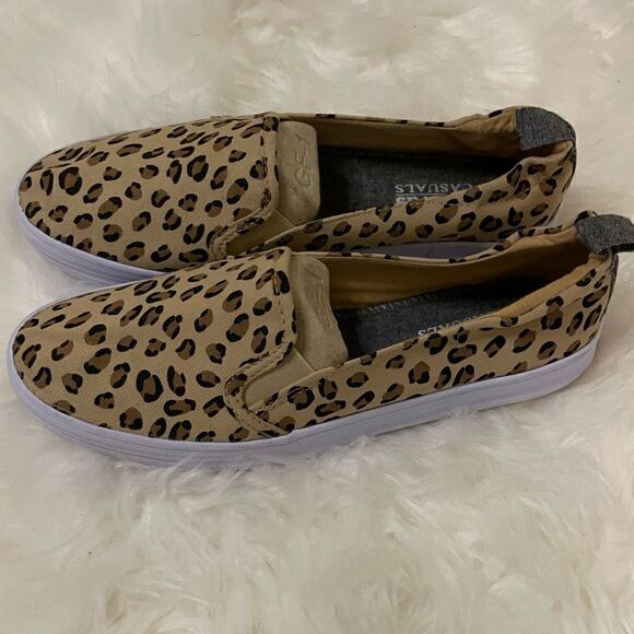Leopard Print Slip-On Shoes, Size 7 - Picture 4 of 5